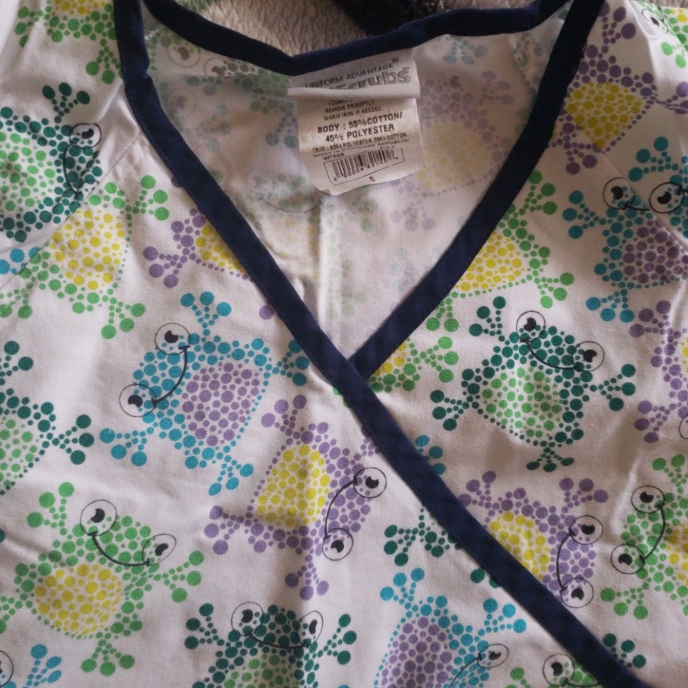 Scrub Top - Picture 2 of 2